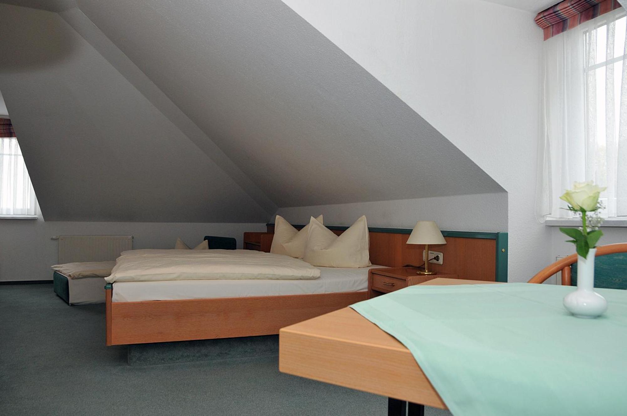 Hotel Friesen Вердау Экстерьер фото